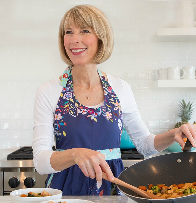 Liz_headshot_kitchen